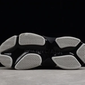 Balenciaga x Adidas x Triple S Sneakers in White - RBS36