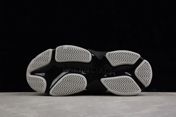 Balenciaga x Adidas x Triple S Sneakers in White - RBS36