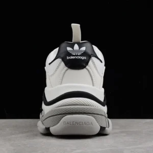 Balenciaga x Adidas x Triple S Sneakers in White - RBS36