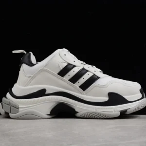 Balenciaga x Adidas x Triple S Sneakers in White - RBS36