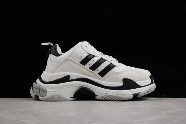 Balenciaga x Adidas x Triple S Sneakers in White - RBS36