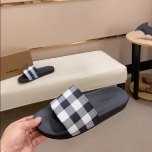 Burberry Check Slides - SB09