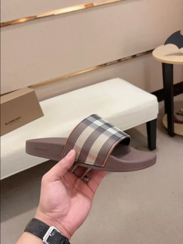 Burberry Check Slides - SB11