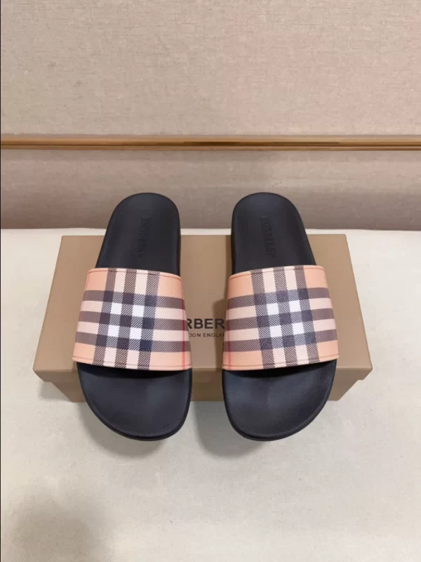 Burberry Check Slides - SB14