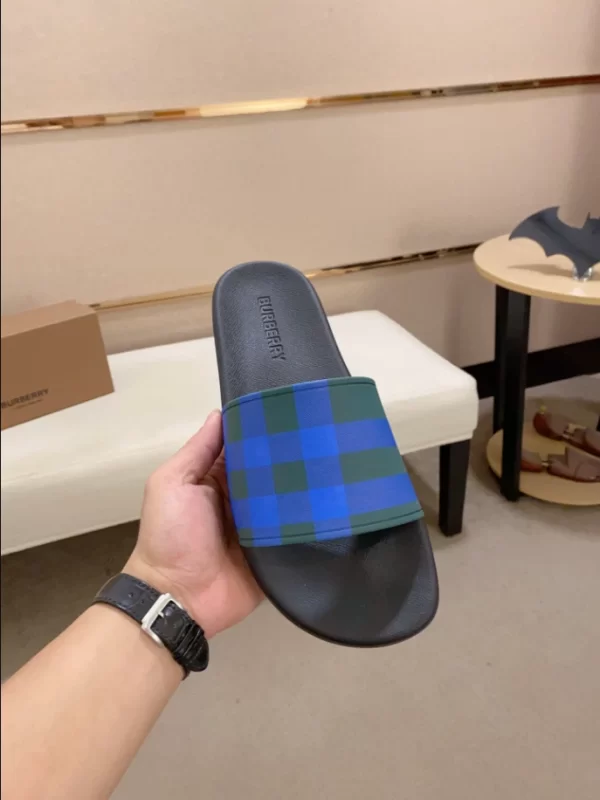 Burberry Check Slides - SB05