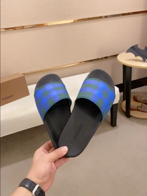 Burberry Check Slides - SB05