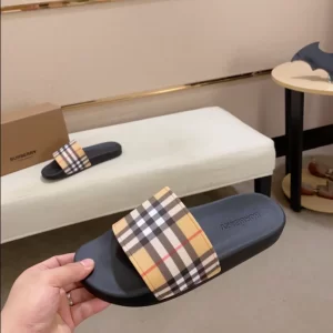 Burberry Check Slides - SB02