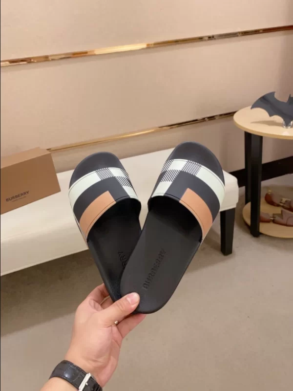 Burberry Check Slides - SB10