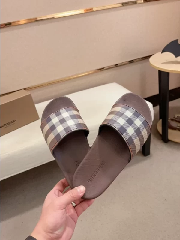 Burberry Check Slides - SB11