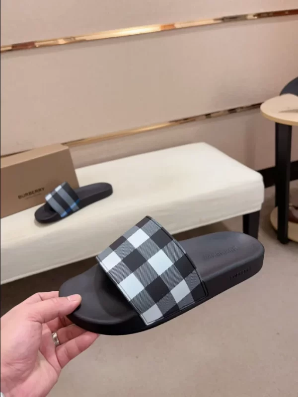 Burberry Check Slides - SB15