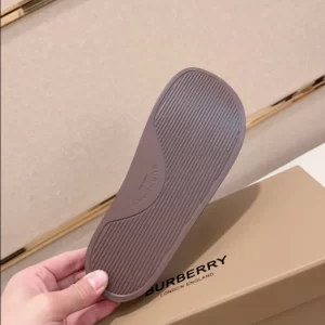 Burberry Check Slides - SB11