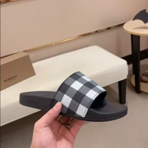 Burberry Check Slides - SB15