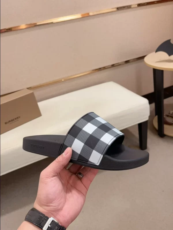 Burberry Check Slides - SB15