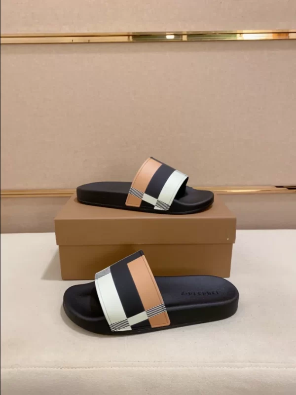 Burberry Check Slides - SB10