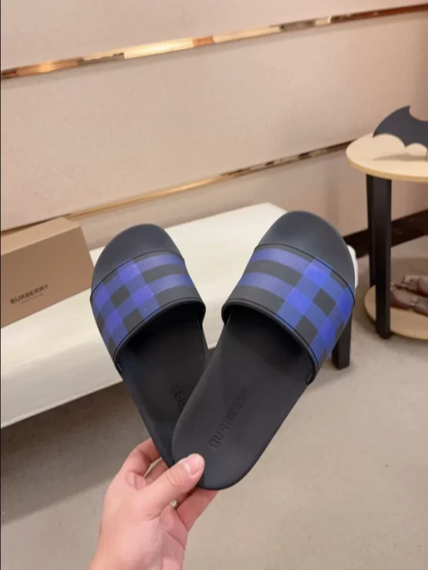 Burberry Check Slides - SB12