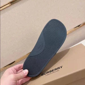 Burberry Check Slides - SB12