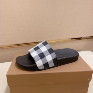 Burberry Check Slides - SB09