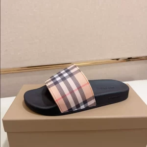 Burberry Check Slides - SB14