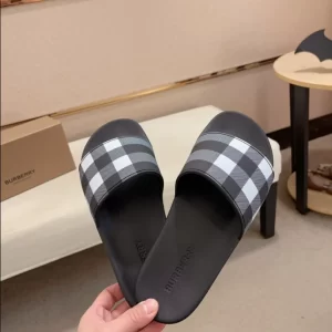 Burberry Check Slides - SB15