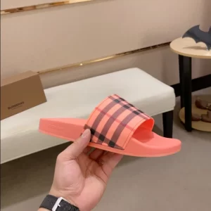 Burberry Check Slides - SB08