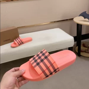 Burberry Check Slides - SB08