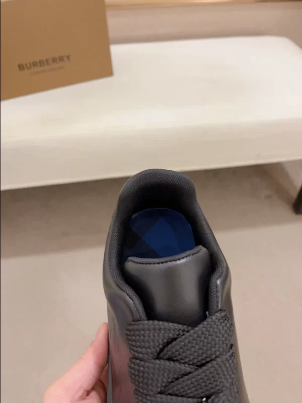 Burberry Leather Stock Sneakers - RBB01