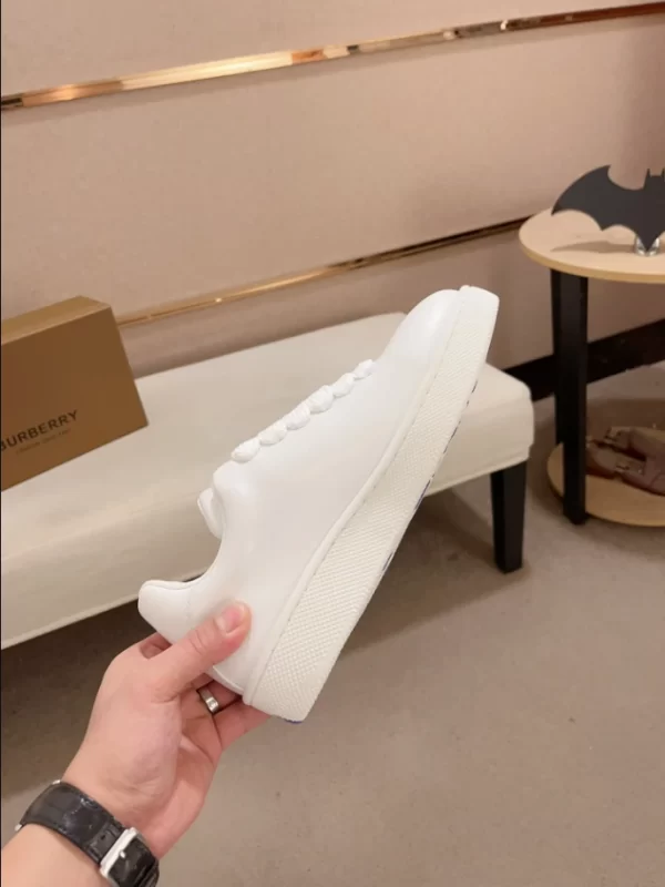 Burberry Leather Stock Sneakers - RBB02