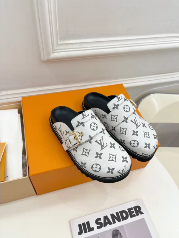 LV Cosy Flat Comfort Clogs - S33