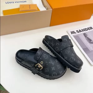 LV Cosy Flat Comfort Clogs - S32