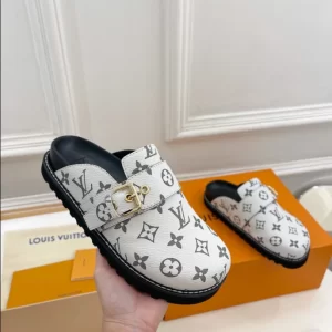 LV Cosy Flat Comfort Clogs - S33