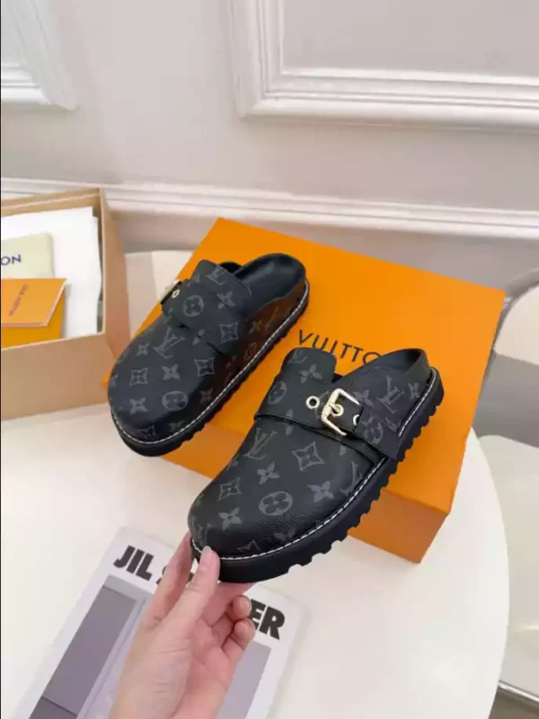 LV Cosy Flat Comfort Clogs - S34