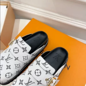 LV Cosy Flat Comfort Clogs - S33