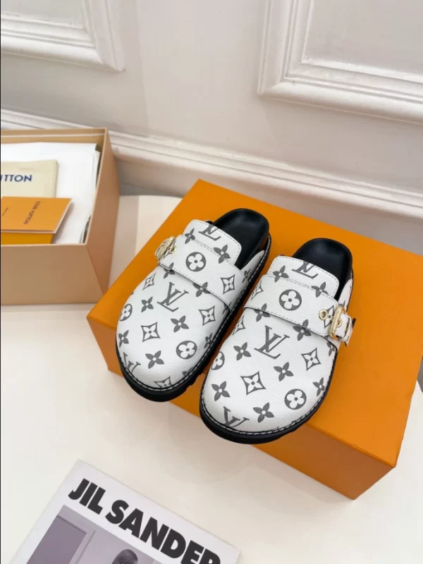 LV Cosy Flat Comfort Clogs - S33