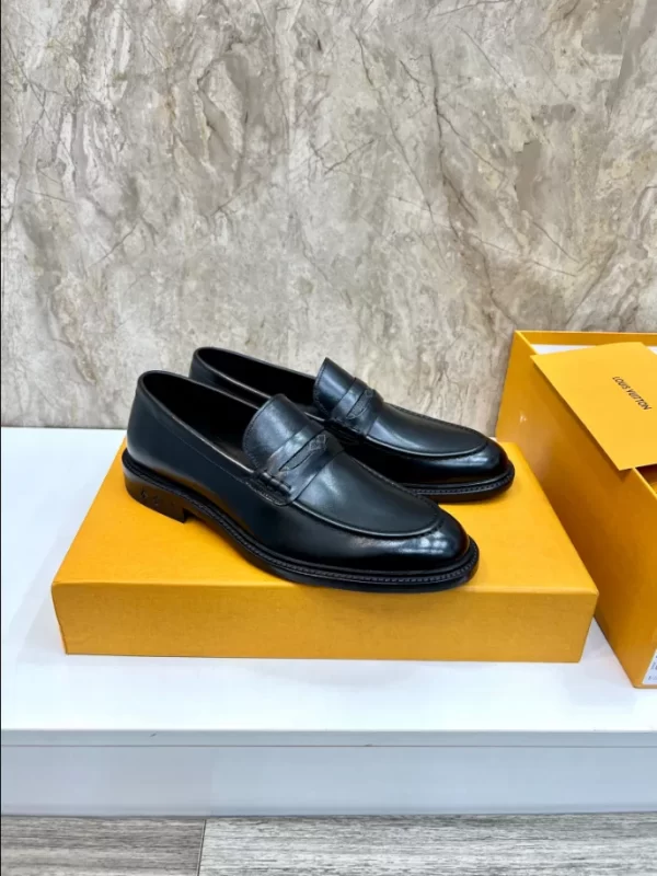 LV Flex Loafer - RL57