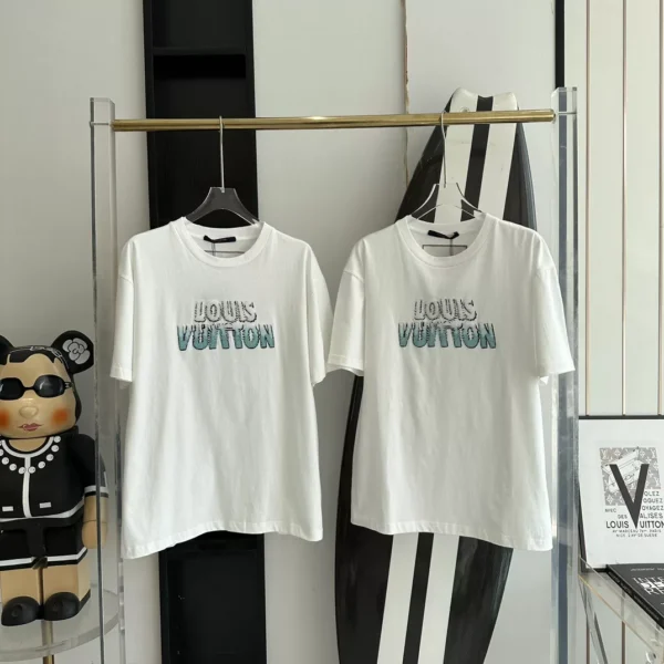 LV Logo T-Shirt in White - LRT18