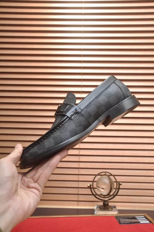 LV Major Loafer - RL64