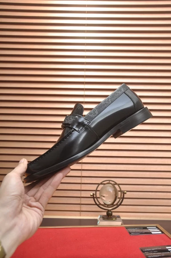 LV Major Loafer - RL61