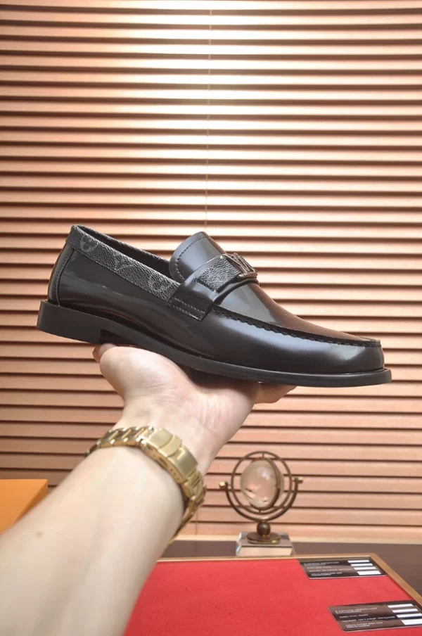 LV Major Loafer - RL61