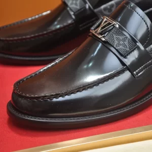 LV Major Loafer - RL61