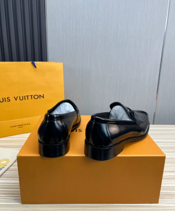 LV Montaigne Loafer - RL77