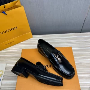 LV Montaigne Loafer - RL77