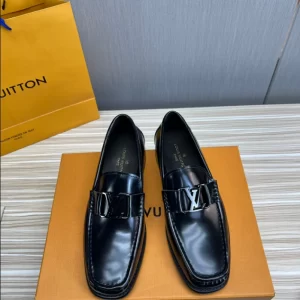 LV Montaigne Loafer - RL77