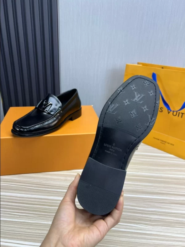 LV Montaigne Loafer - RL77