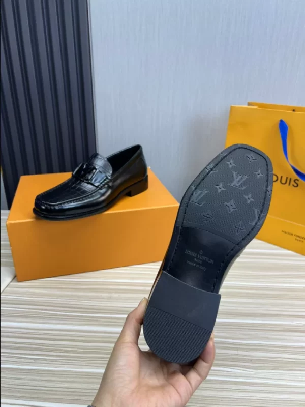 LV Montaigne Loafer - RL74