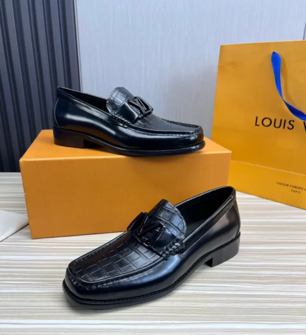 LV Montaigne Loafer - RL74