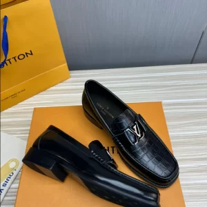 LV Montaigne Loafer - RL74