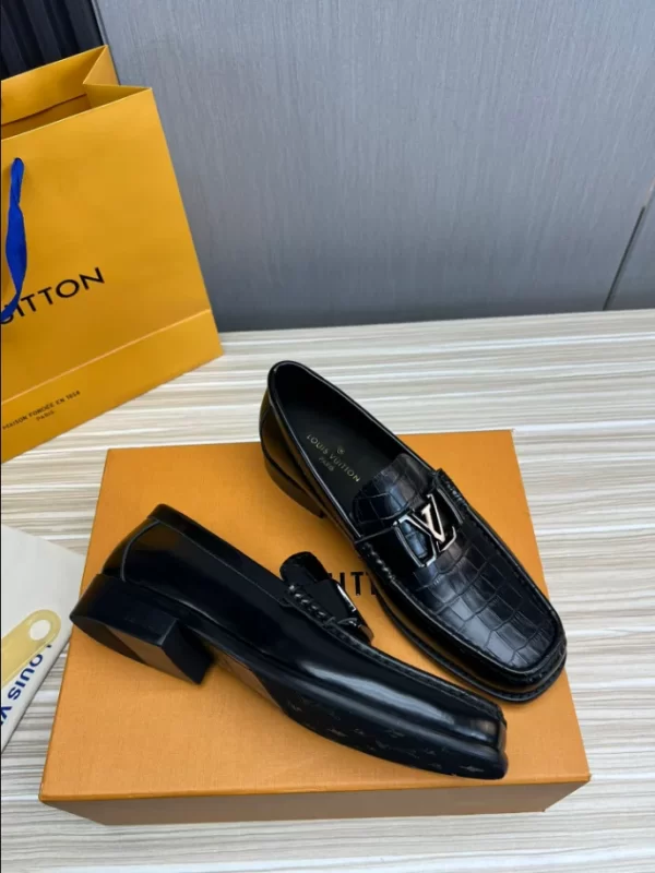 LV Montaigne Loafer - RL74