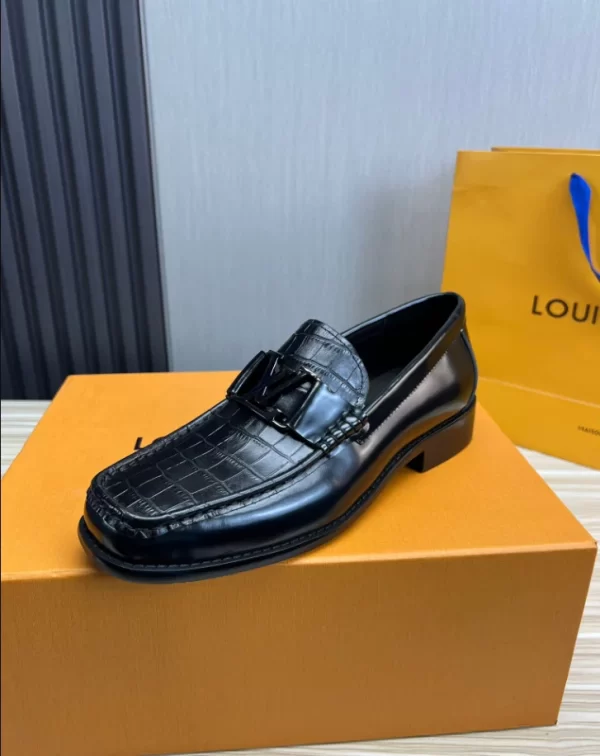 LV Montaigne Loafer - RL74