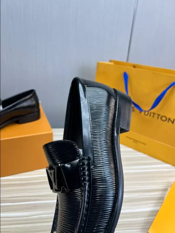 LV Montaigne Loafer - RL75