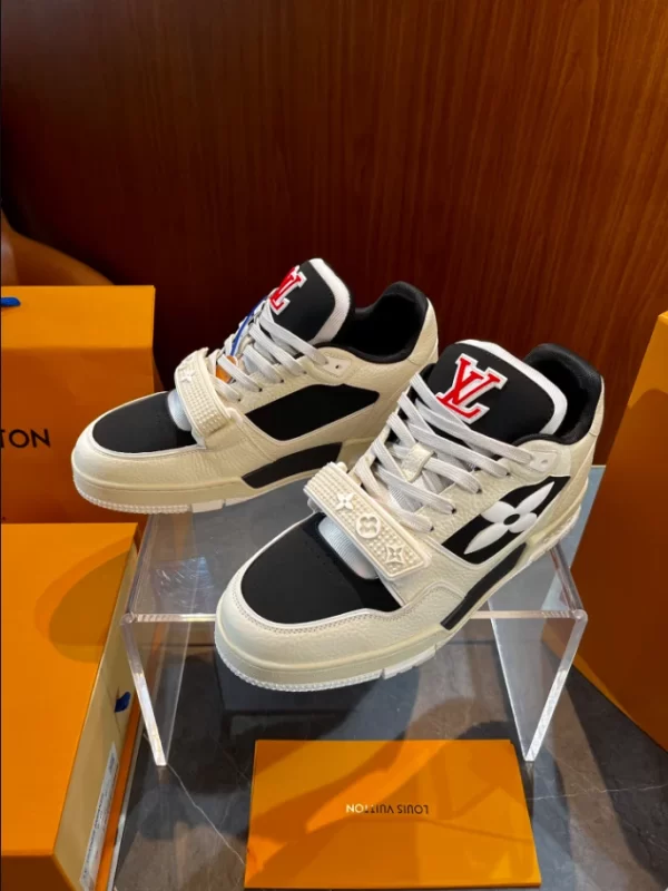 LV Trainer Sneaker - RLS82